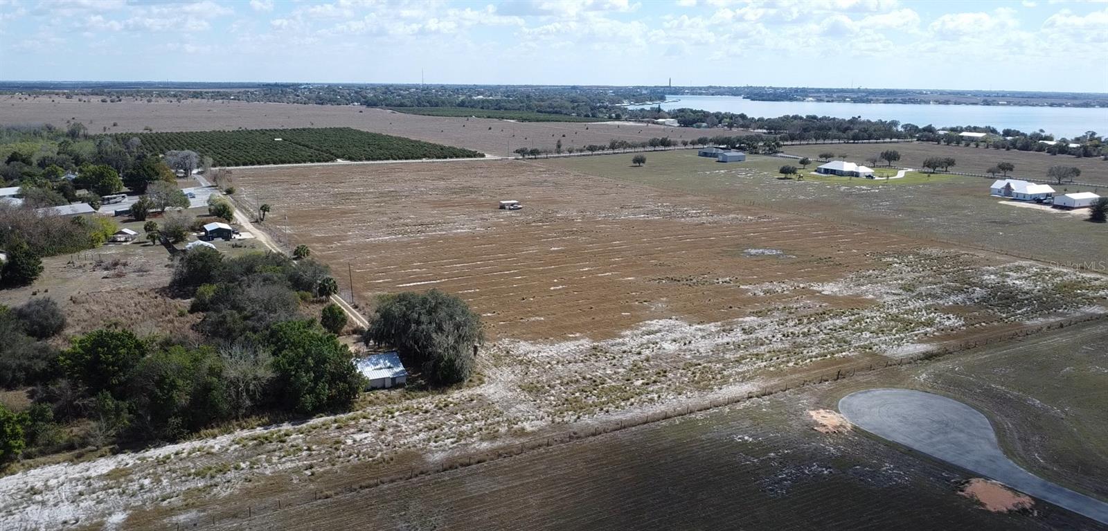 Image 17 of 28 For 100 Cloverleaf Road