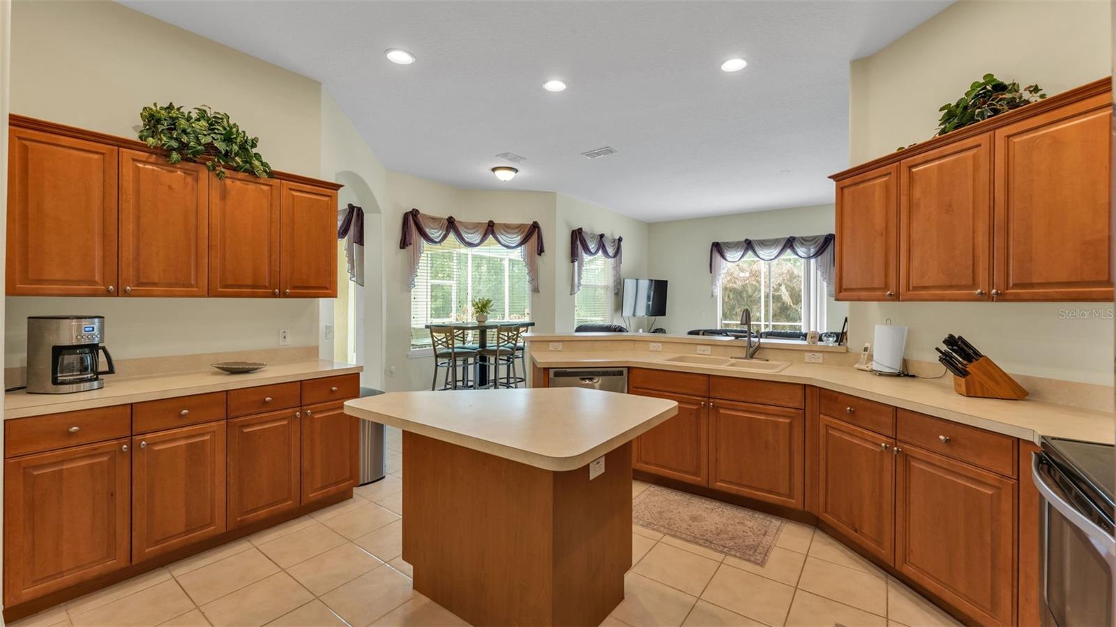 Image 39 of 68 For 345 Barbera Drive