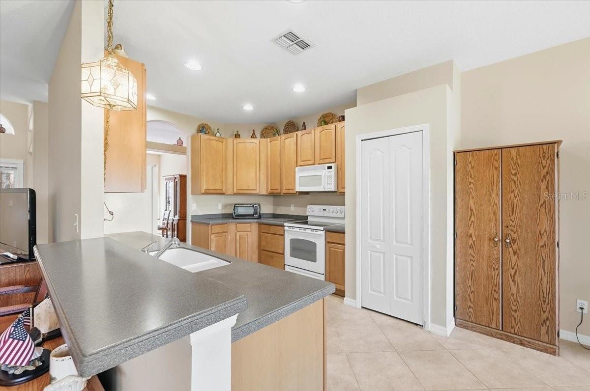 Image 11 of 60 For 3357 Grenville Drive