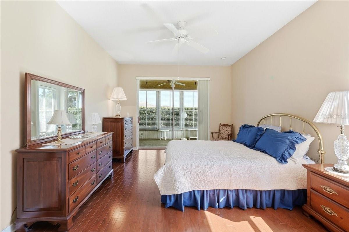 Image 18 of 60 For 3357 Grenville Drive