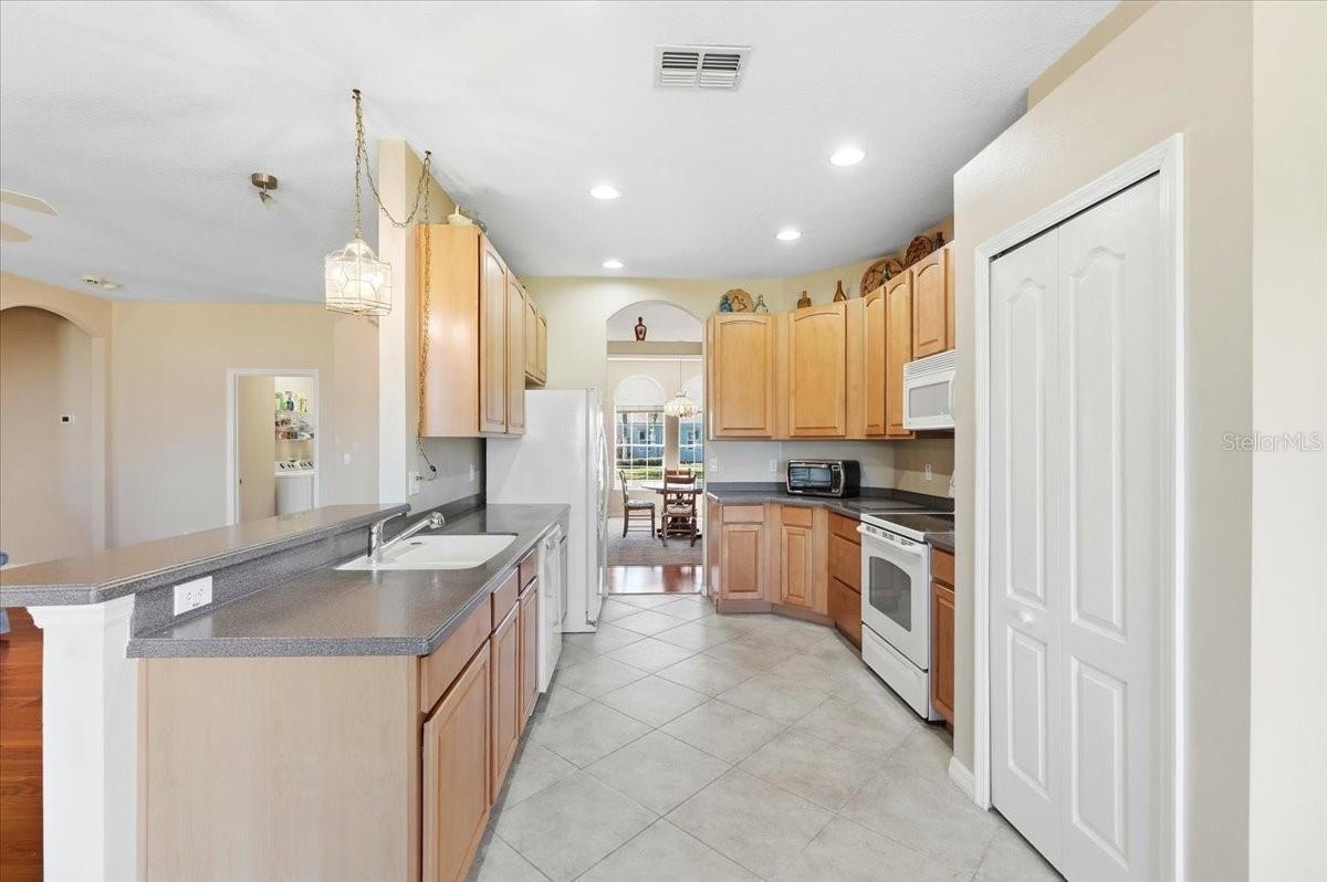 Image 7 of 60 For 3357 Grenville Drive