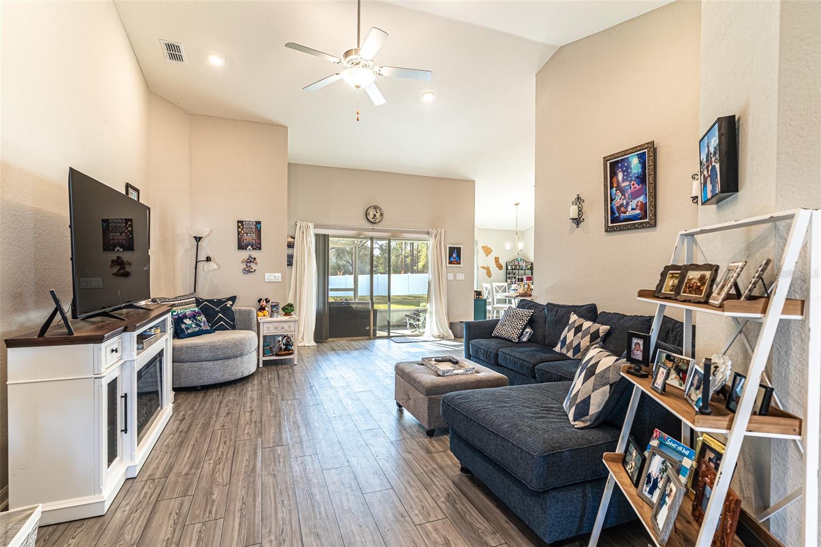 Image 2 of 29 For 1097 Sandpiper Loop