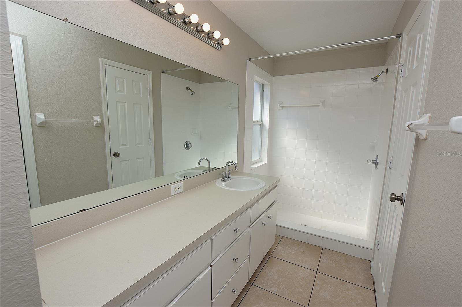 Image 19 of 30 For 7427 Gingko Avenue