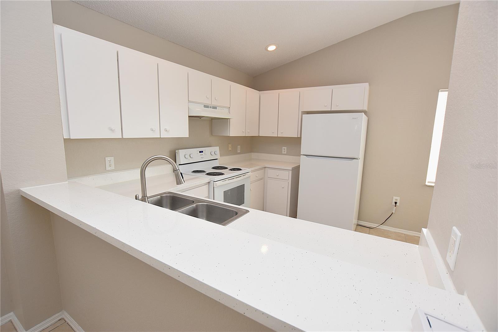 Image 5 of 30 For 7427 Gingko Avenue