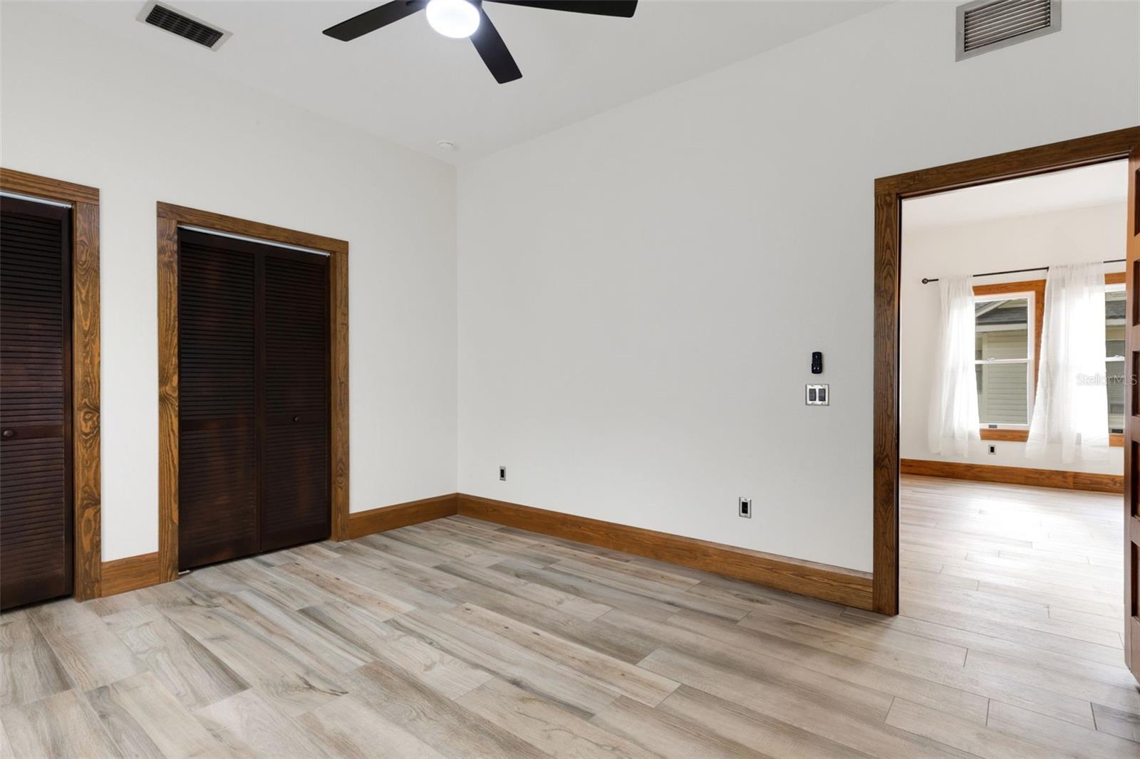 Image 24 of 51 For 711 Lime Street