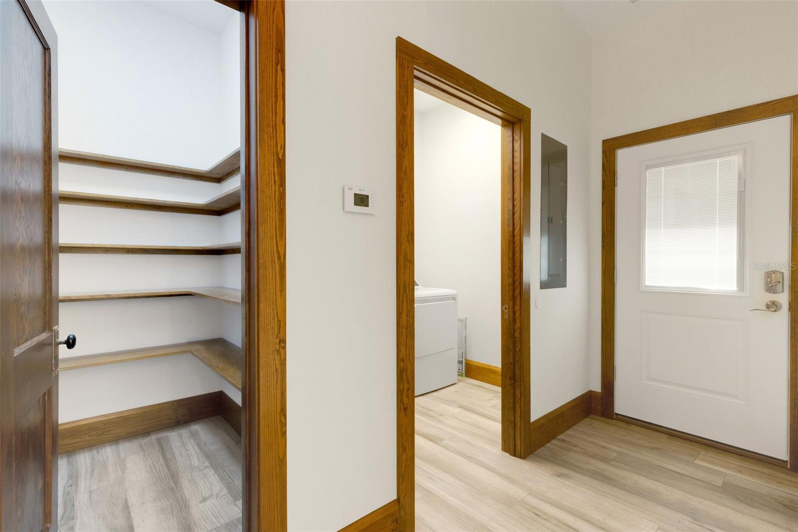 Image 34 of 51 For 711 Lime Street