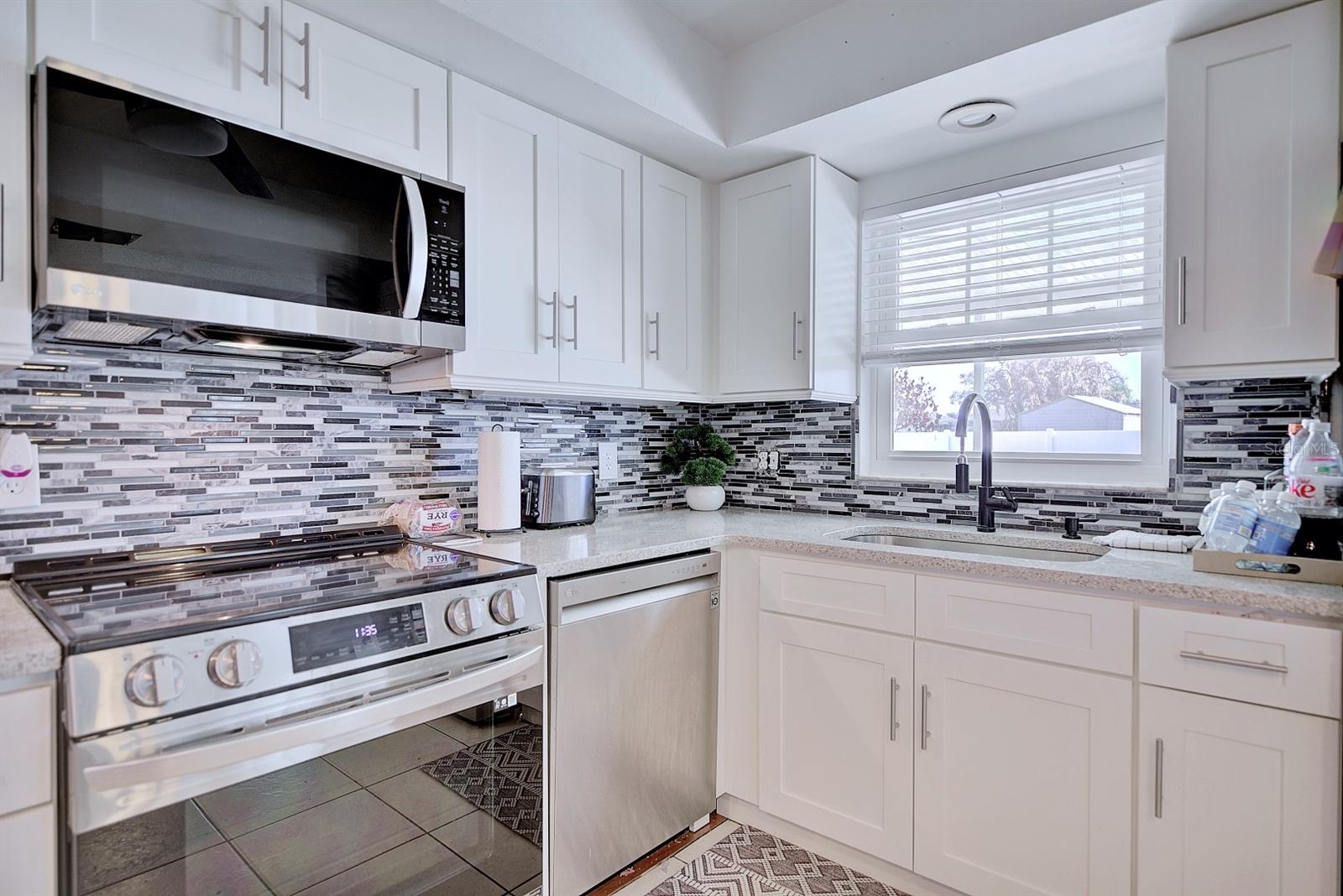 Image 13 of 30 For 4131 Bianca Street