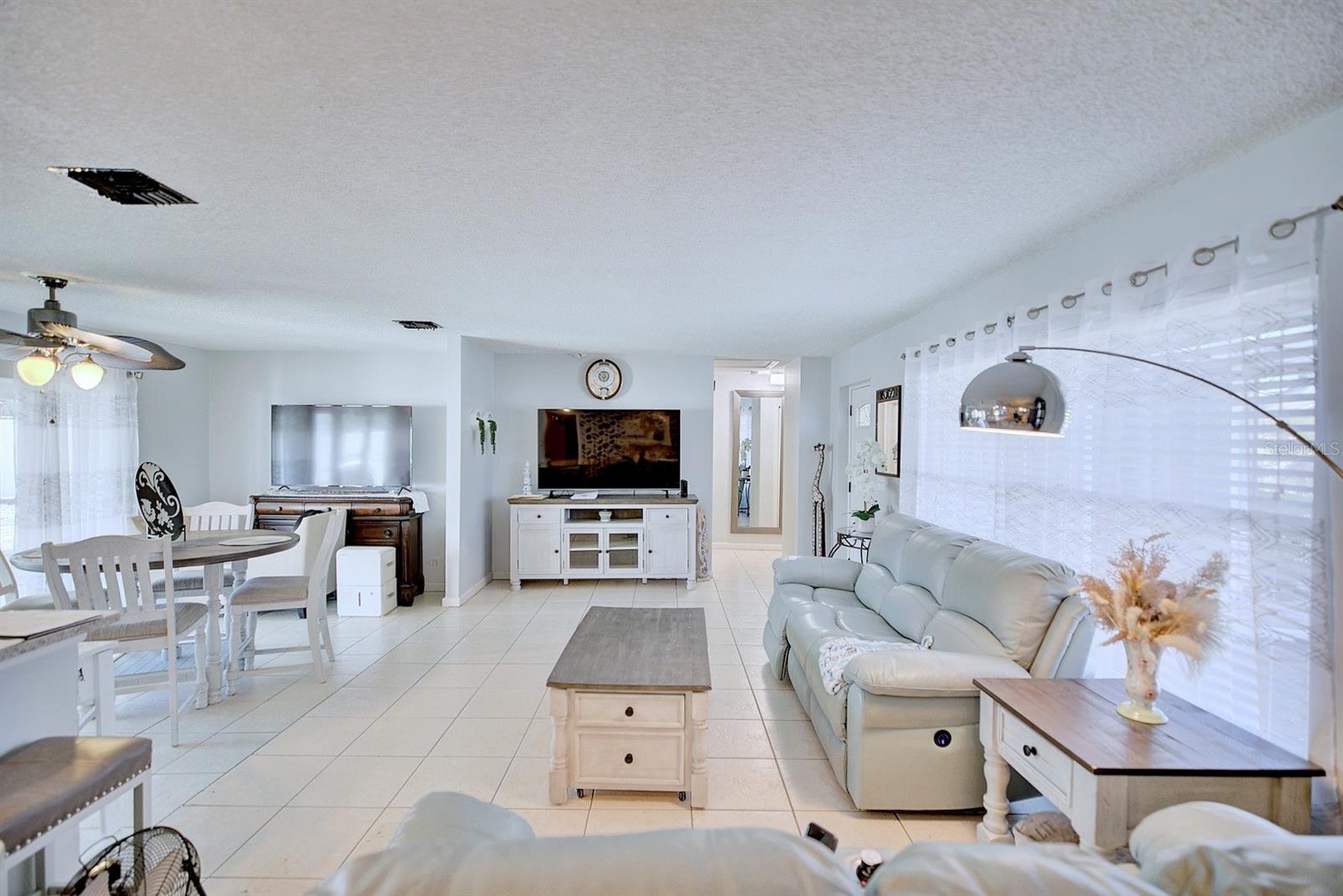 Image 7 of 30 For 4131 Bianca Street