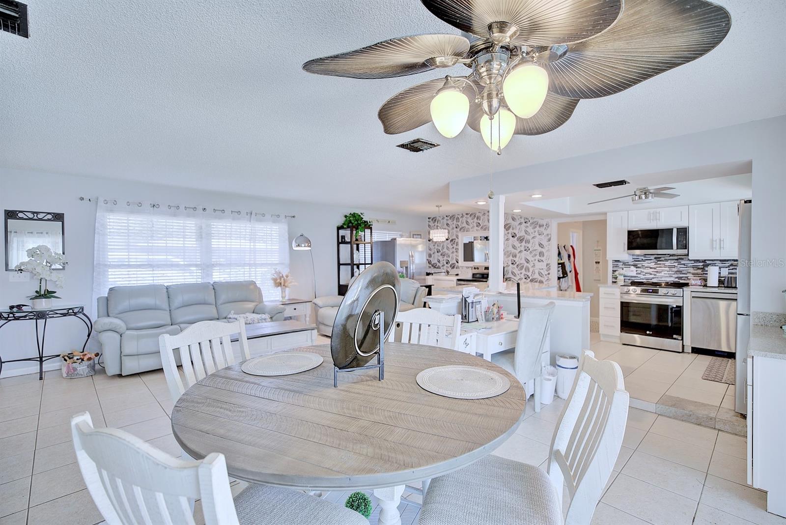 Image 9 of 30 For 4131 Bianca Street