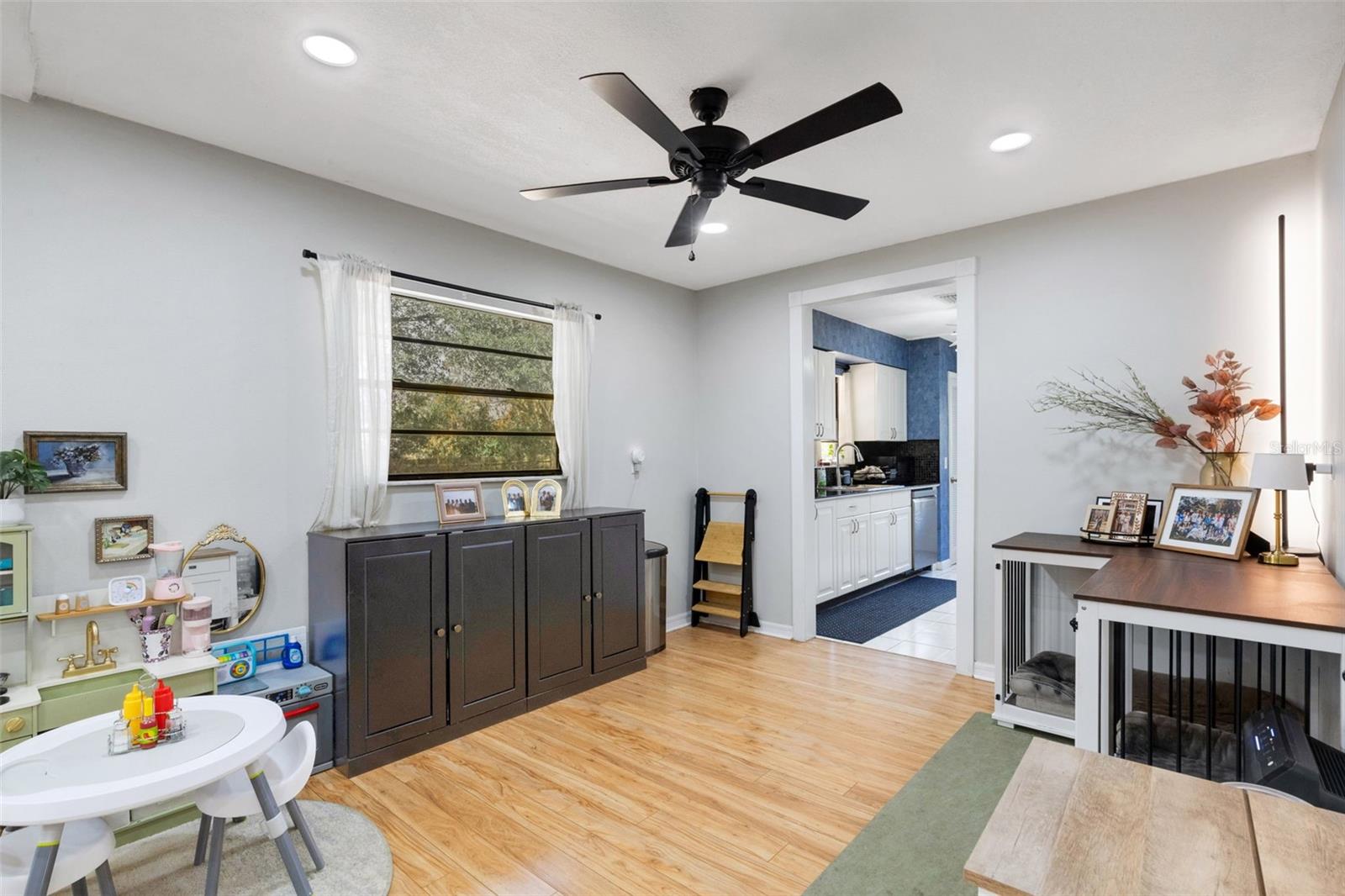 Image 10 of 47 For 1522 Eckart Drive