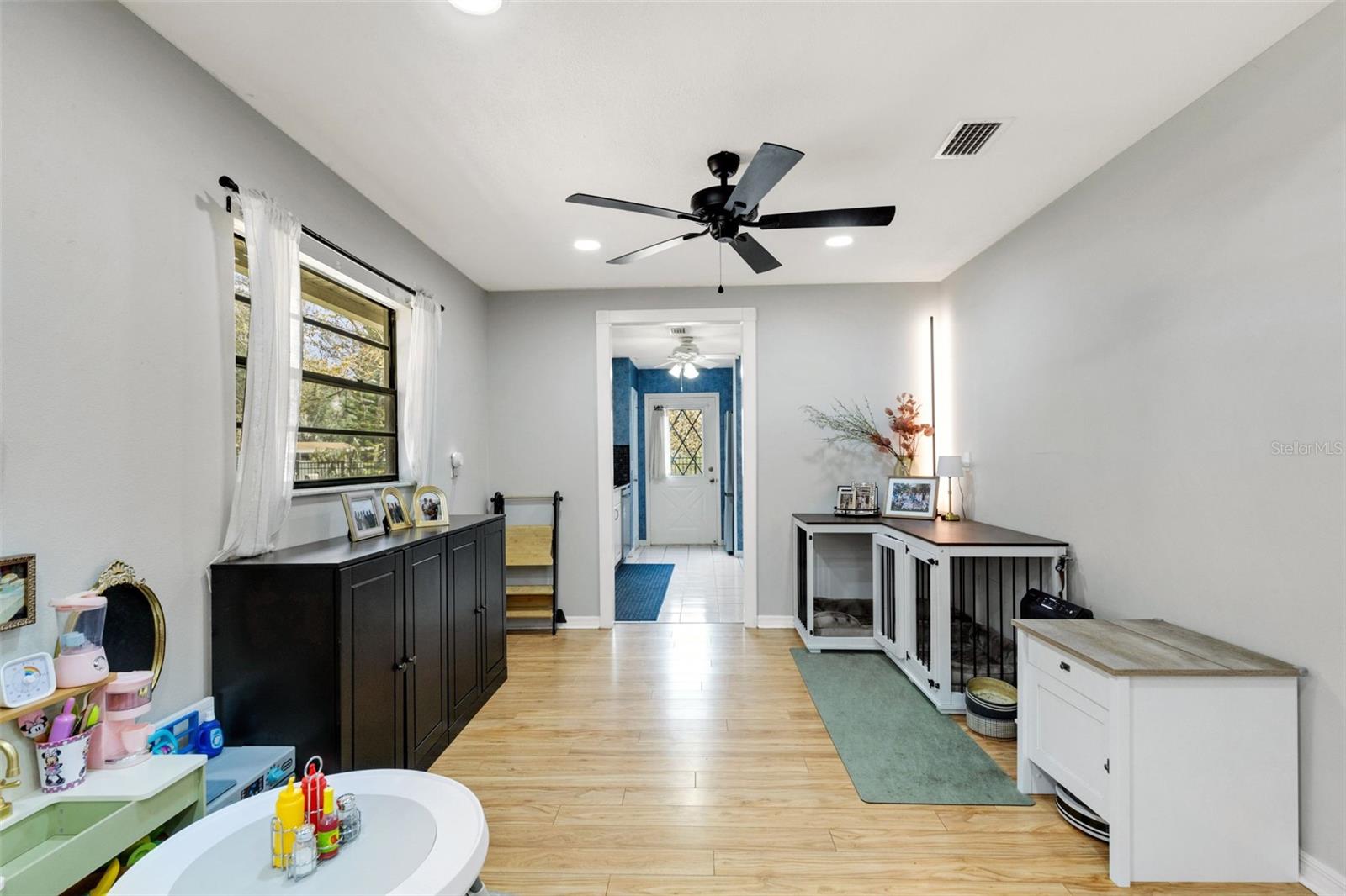 Image 11 of 47 For 1522 Eckart Drive