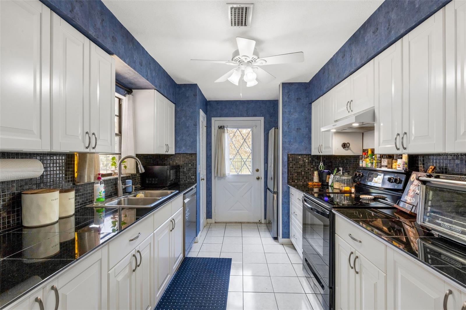 Image 12 of 47 For 1522 Eckart Drive