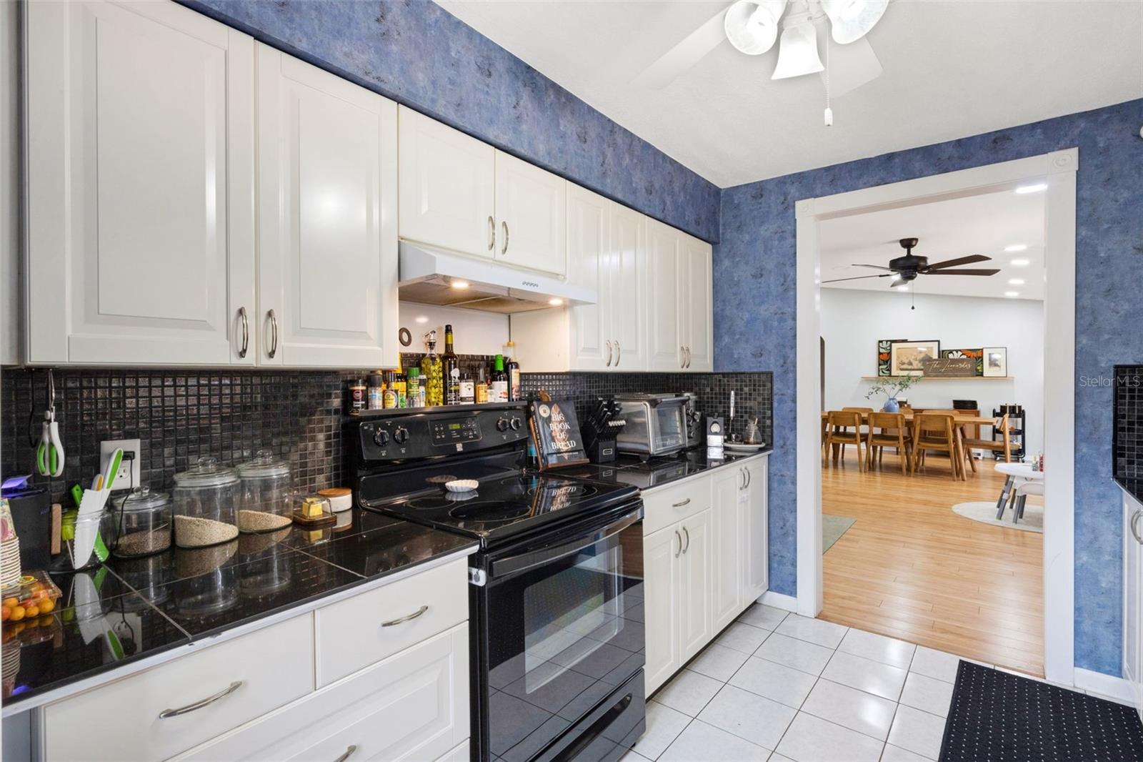 Image 15 of 47 For 1522 Eckart Drive