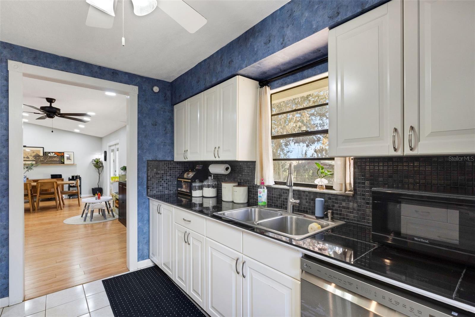 Image 16 of 47 For 1522 Eckart Drive