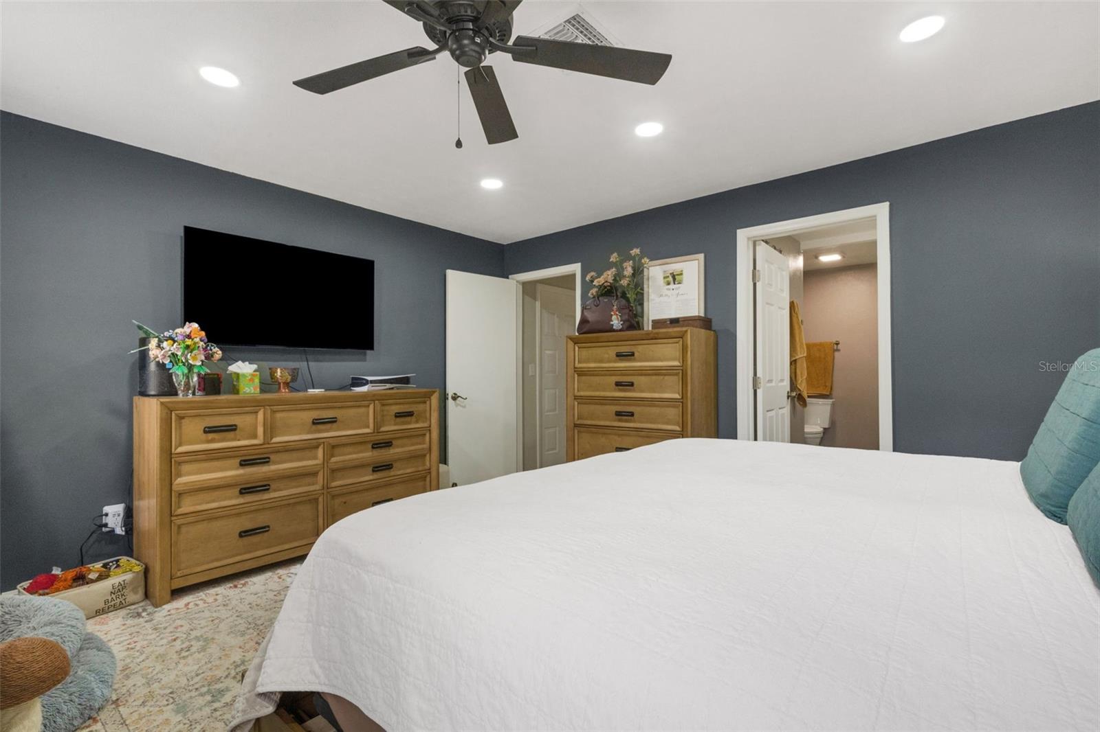 Image 19 of 47 For 1522 Eckart Drive