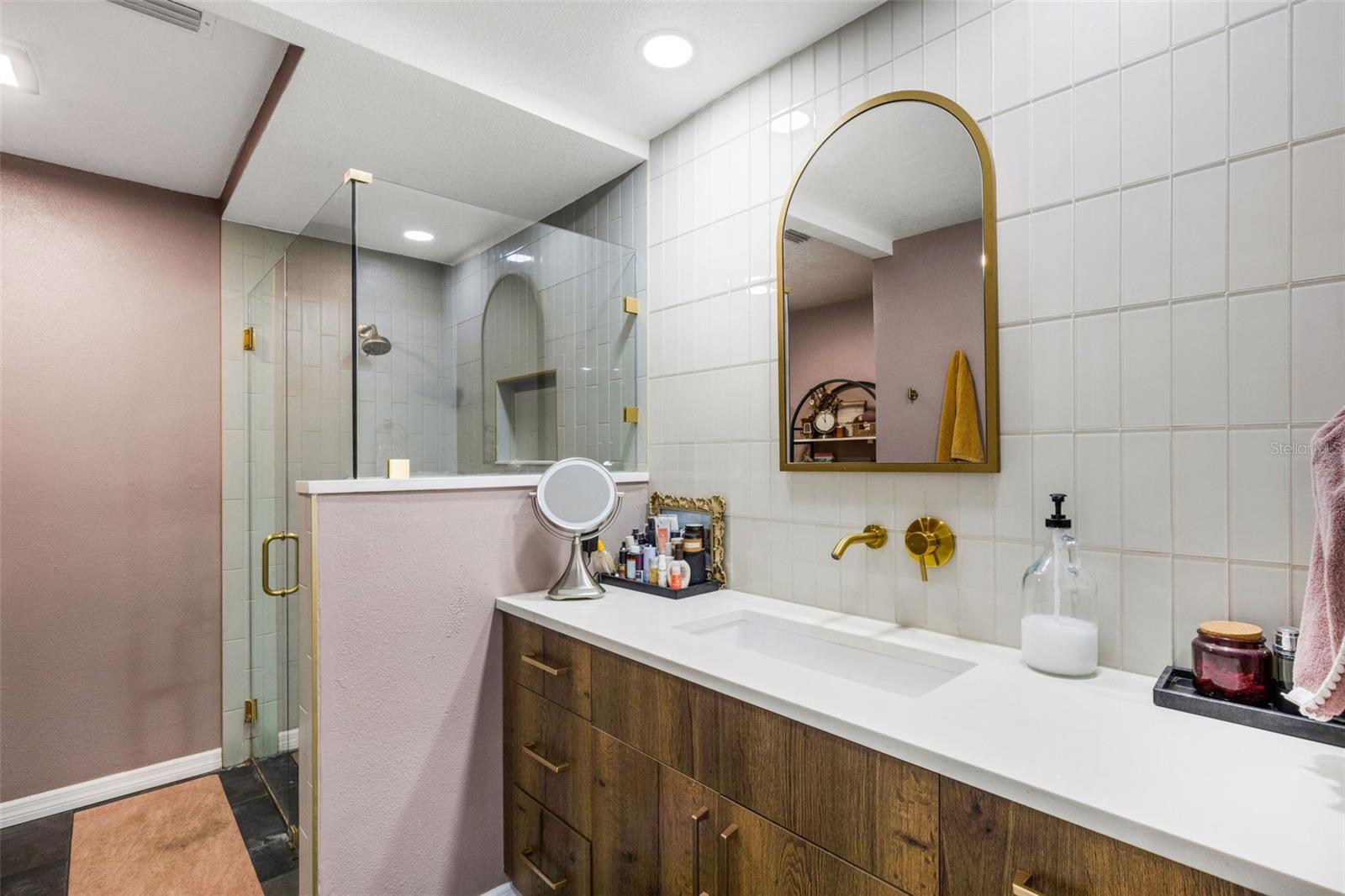 Image 21 of 47 For 1522 Eckart Drive