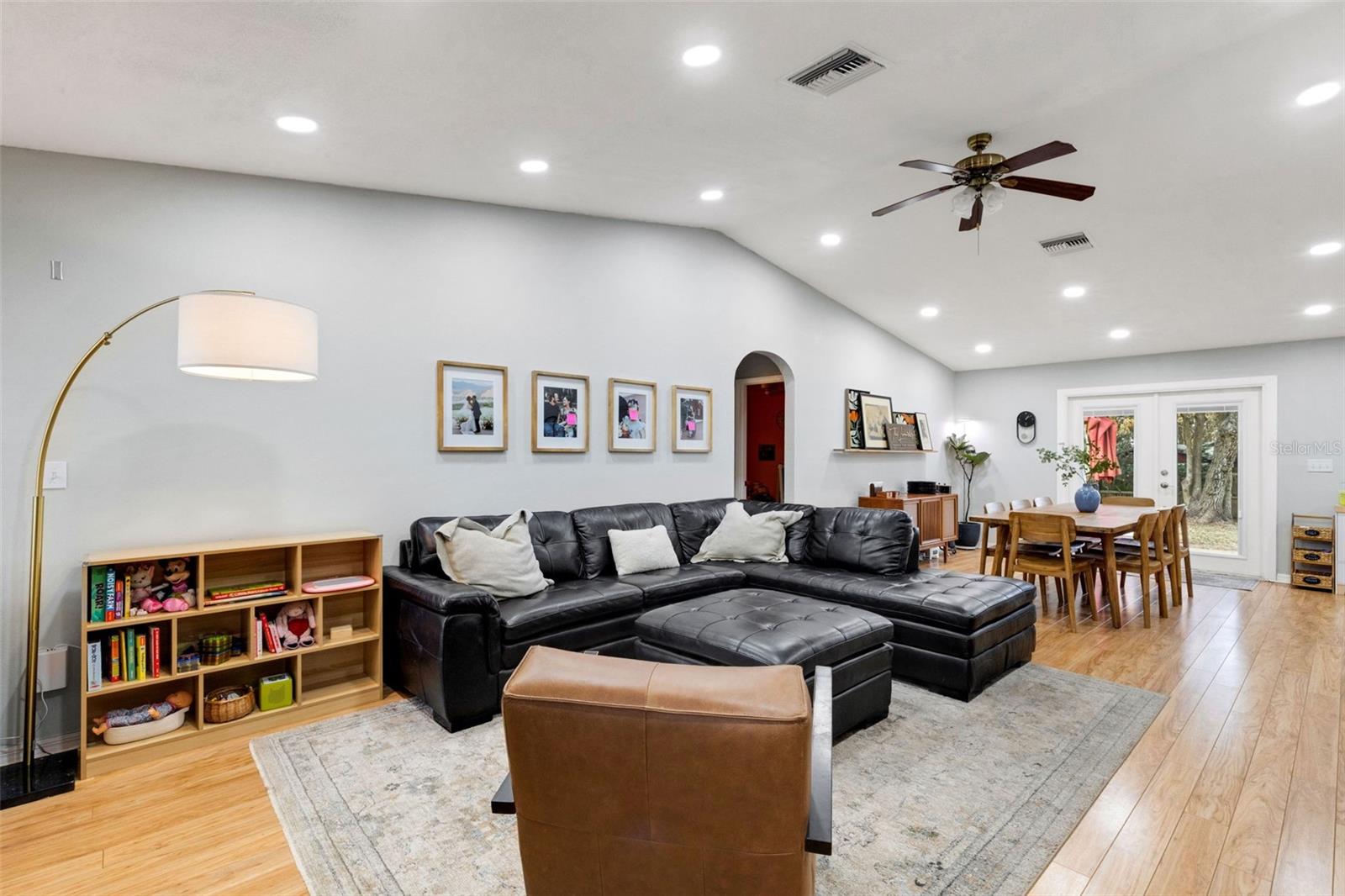 Image 6 of 47 For 1522 Eckart Drive