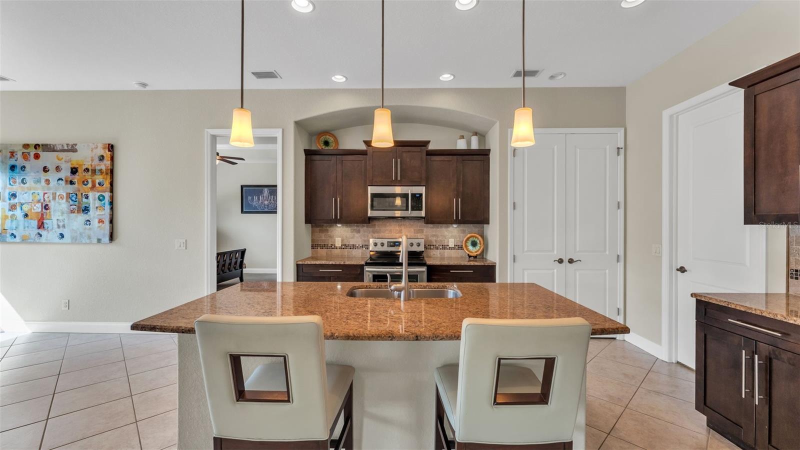 Image 18 of 63 For 7113 Highlands Creek Avenue