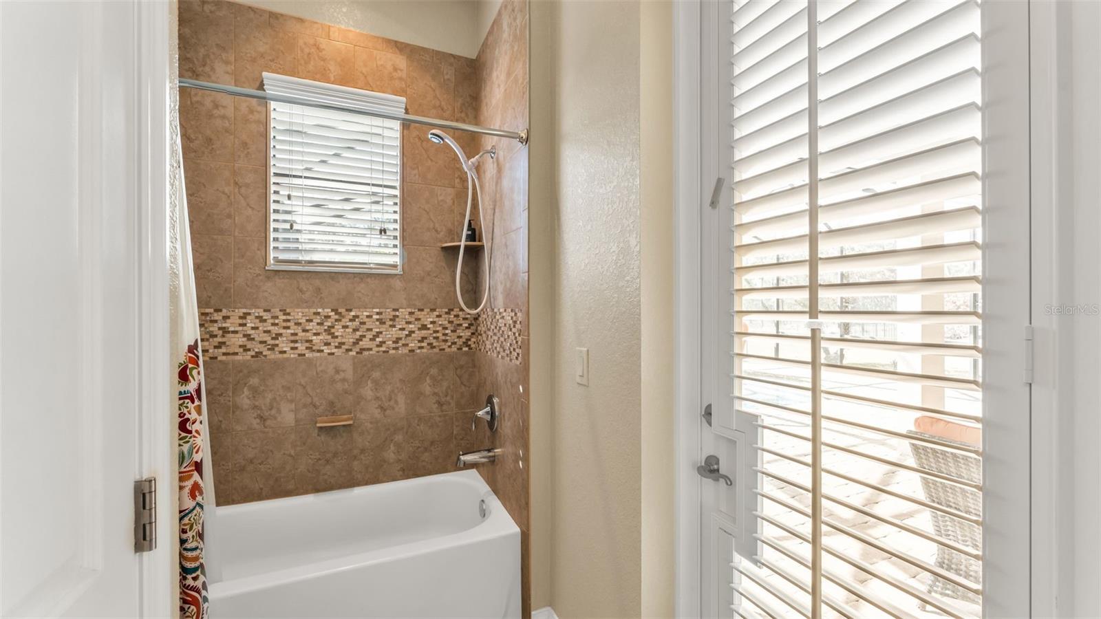 Image 43 of 63 For 7113 Highlands Creek Avenue