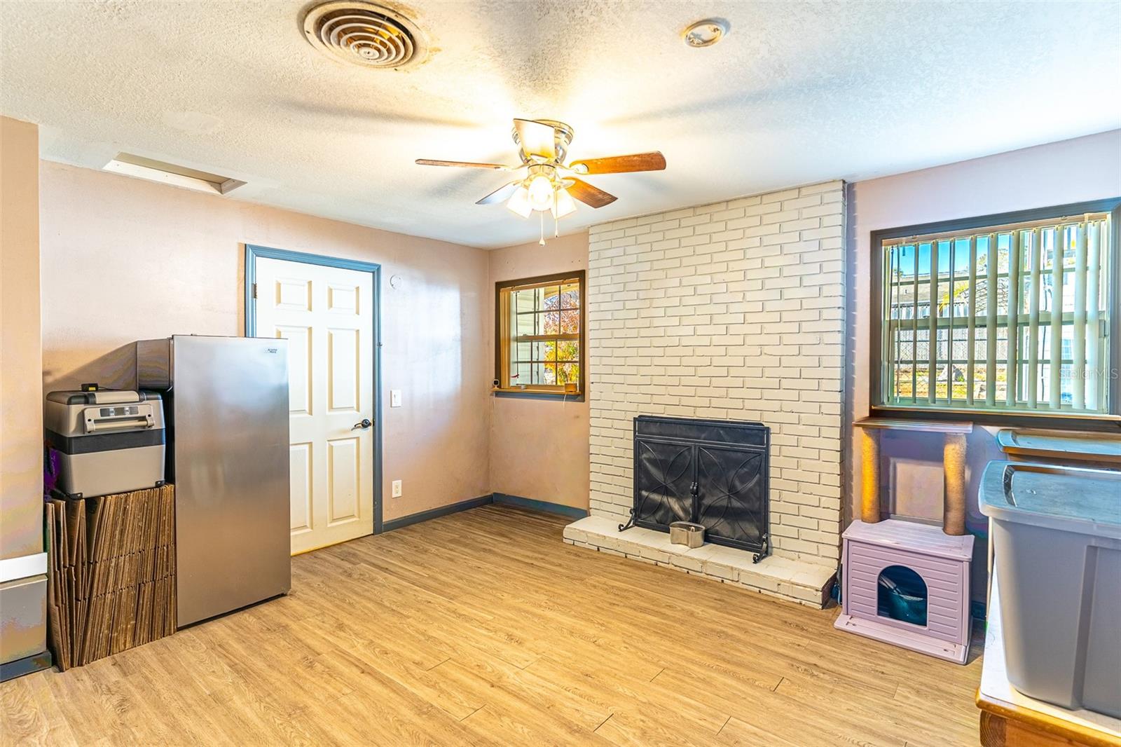 Image 8 of 43 For 130 Ribbon Parkway