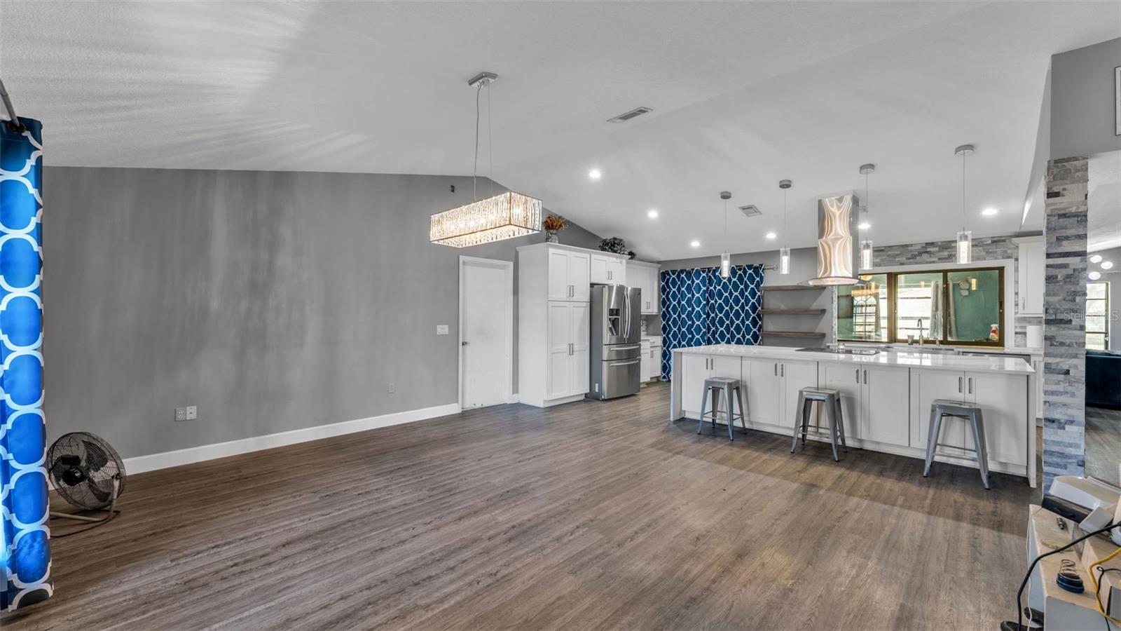 Image 10 of 31 For 6231 Forestwood Drive W