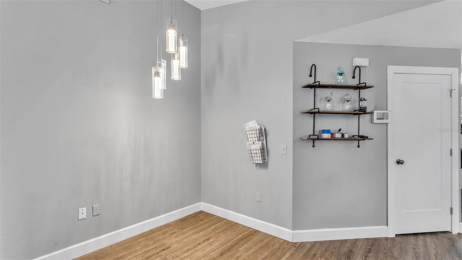 Image 13 of 31 For 6231 Forestwood Drive W