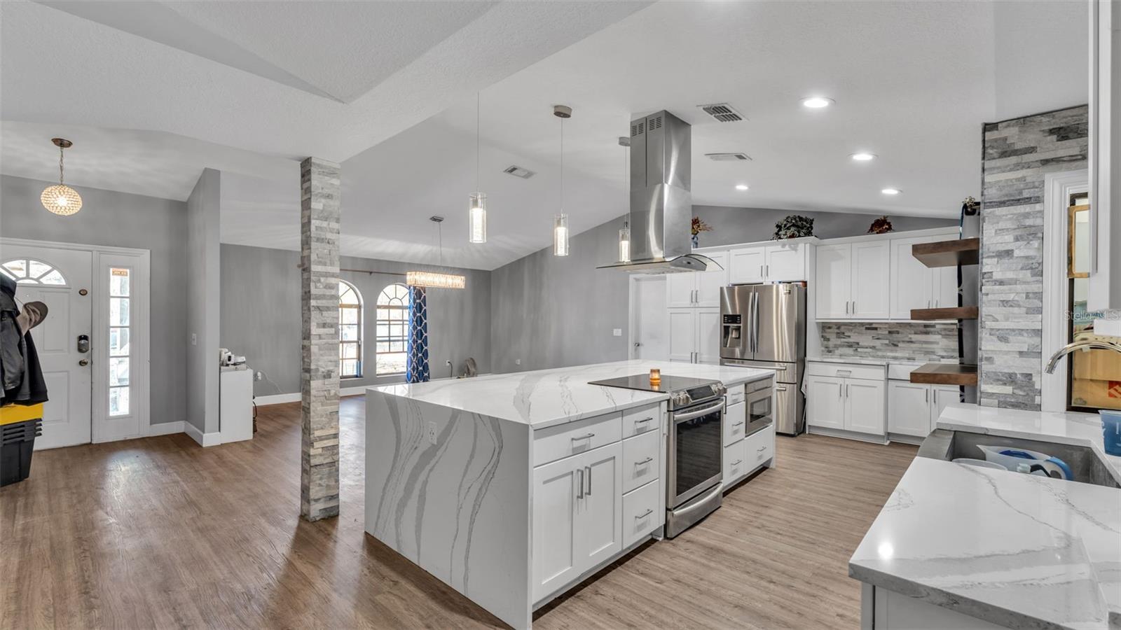 Image 4 of 31 For 6231 Forestwood Drive W