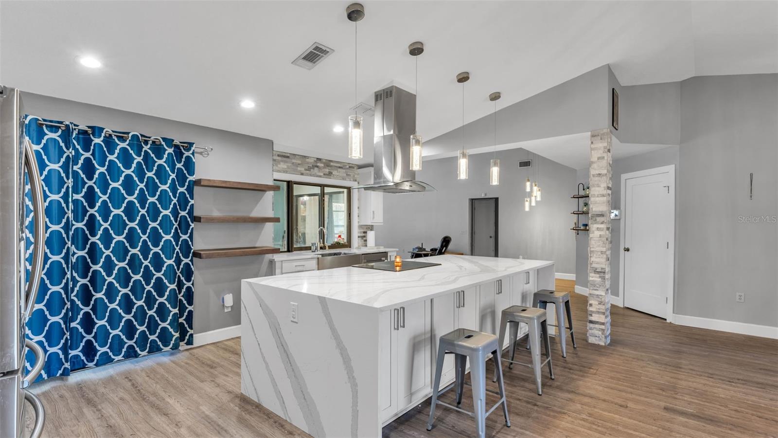 Image 7 of 31 For 6231 Forestwood Drive W