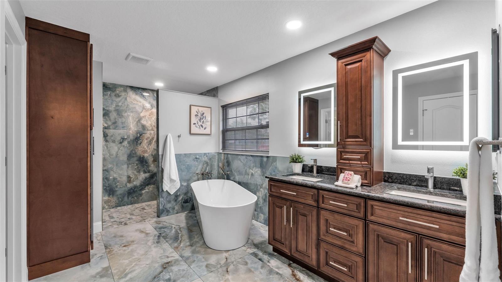 Image 4 of 49 For 7729 Lake Andrea Circle