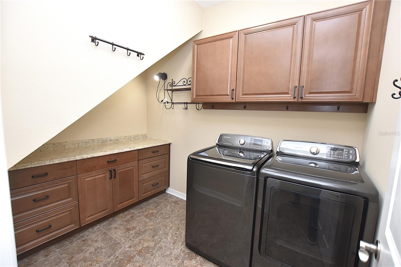 Image 18 of 80 For 3949 Aquilla Drive