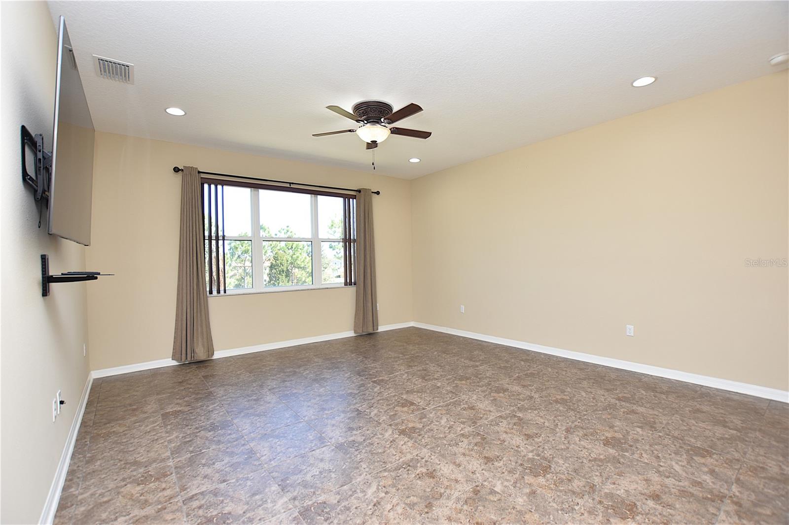 Image 19 of 80 For 3949 Aquilla Drive