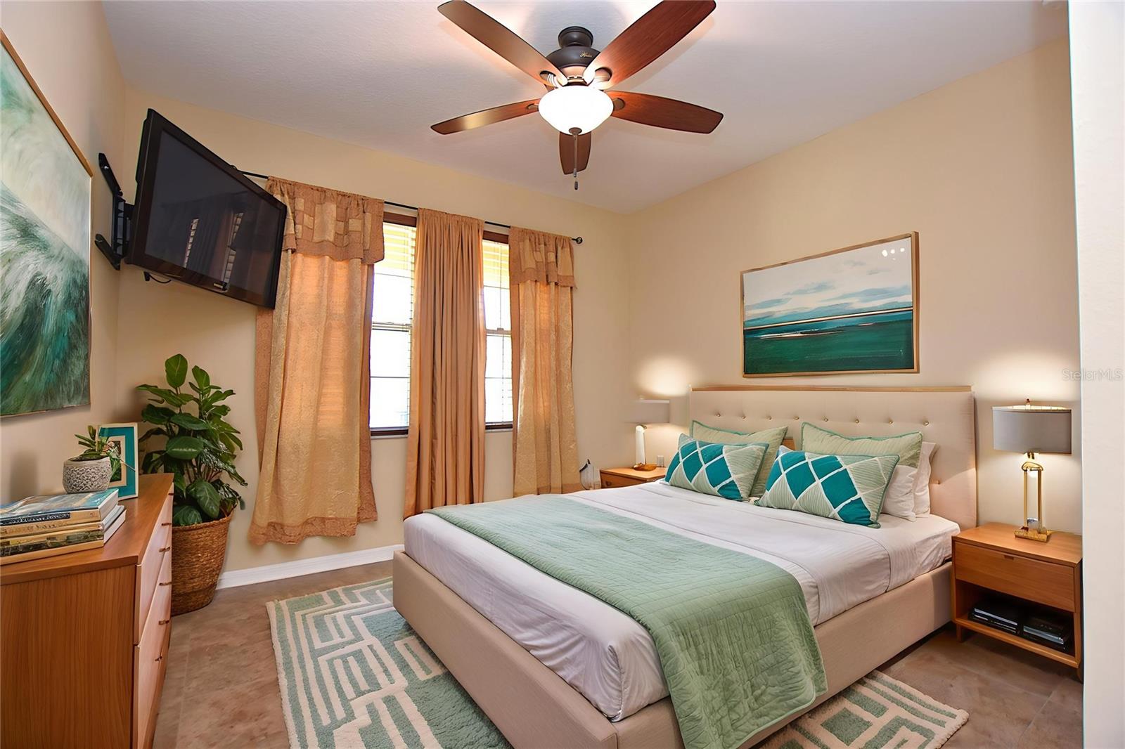 Image 32 of 80 For 3949 Aquilla Drive