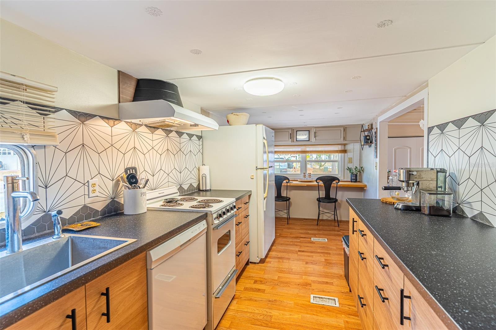 Image 2 of 43 For 77 Silversides Street