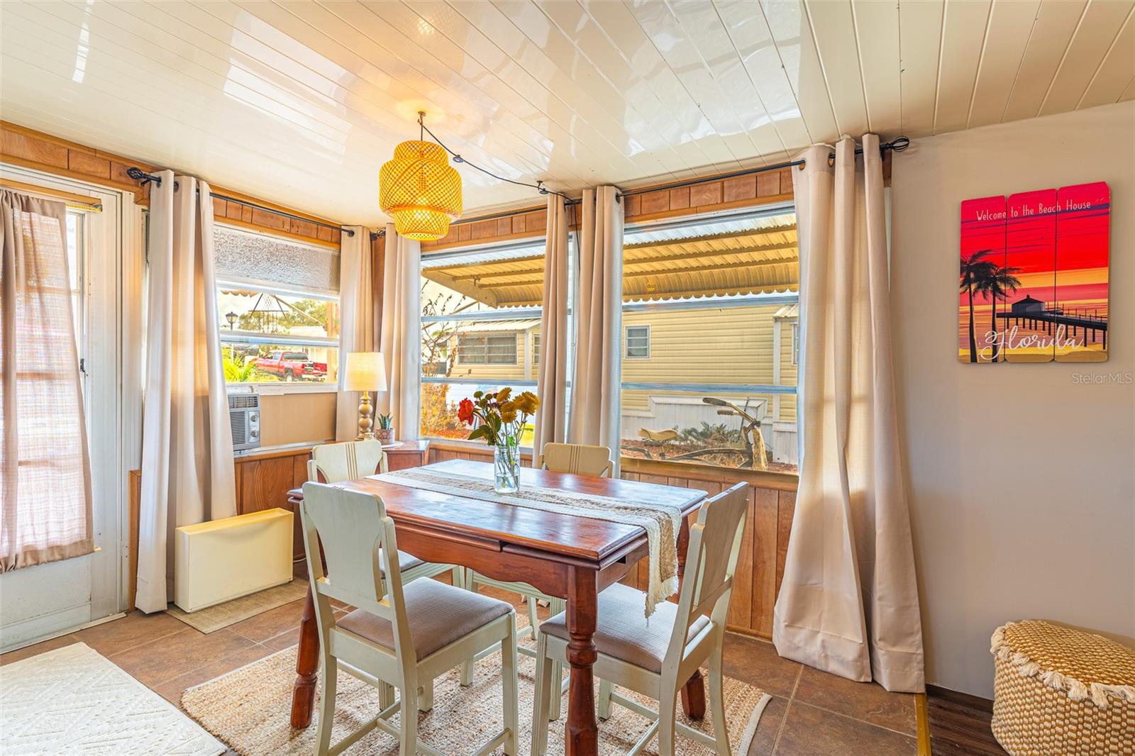 Image 7 of 43 For 77 Silversides Street