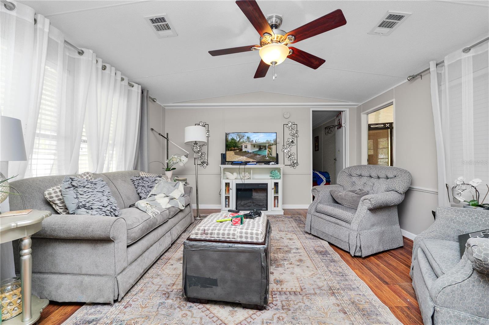 Image 11 of 34 For 710 Socrum Loop Road 14