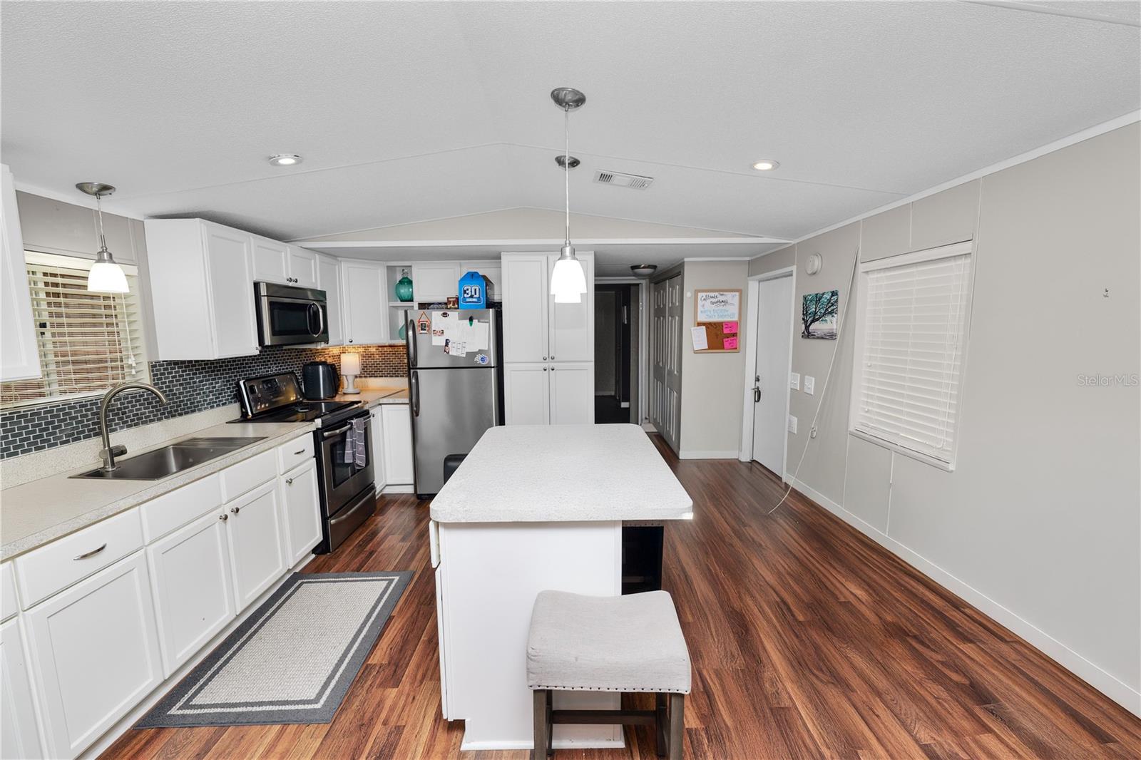 Image 13 of 34 For 710 Socrum Loop Road 14