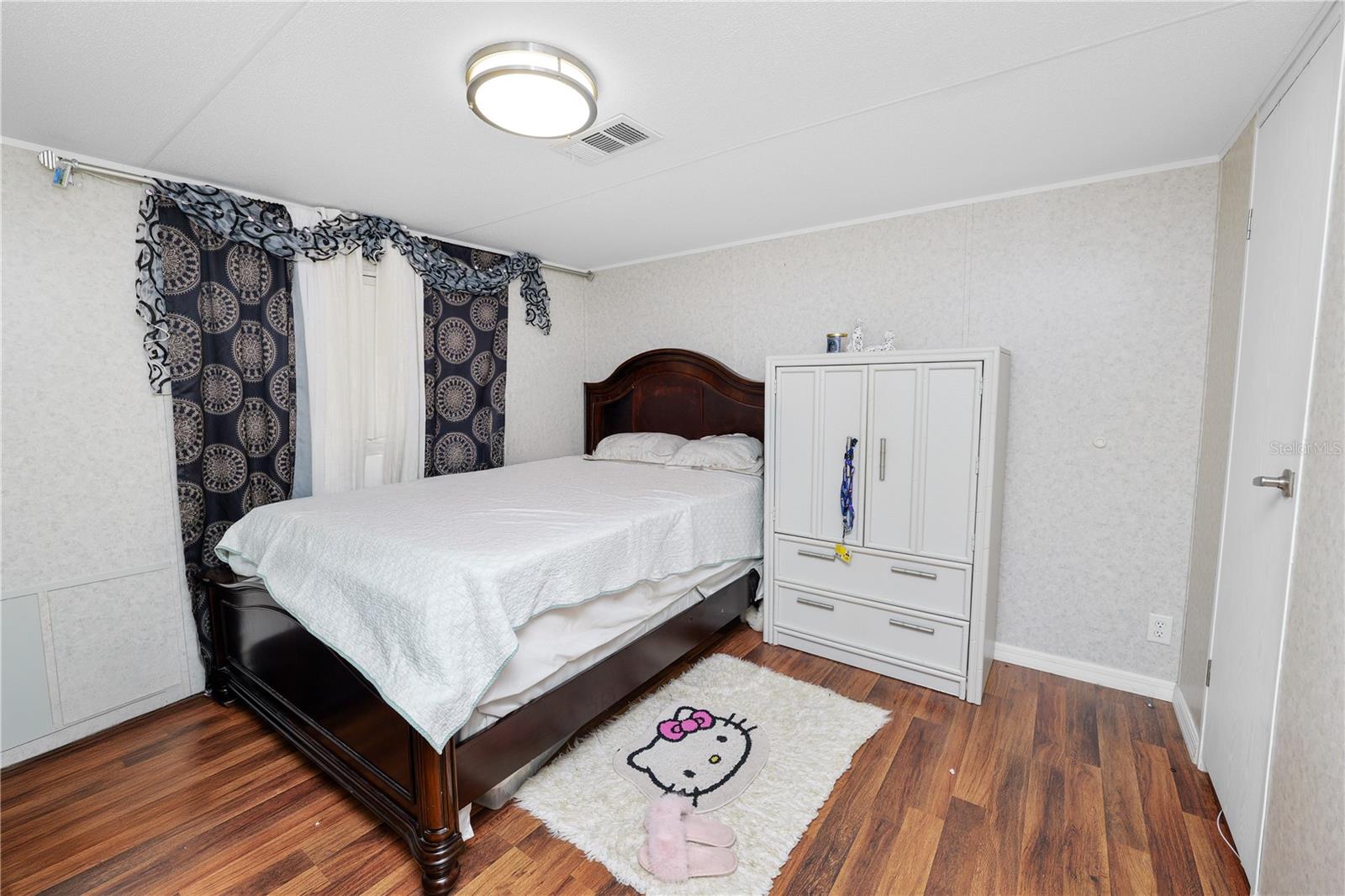 Image 15 of 34 For 710 Socrum Loop Road 14