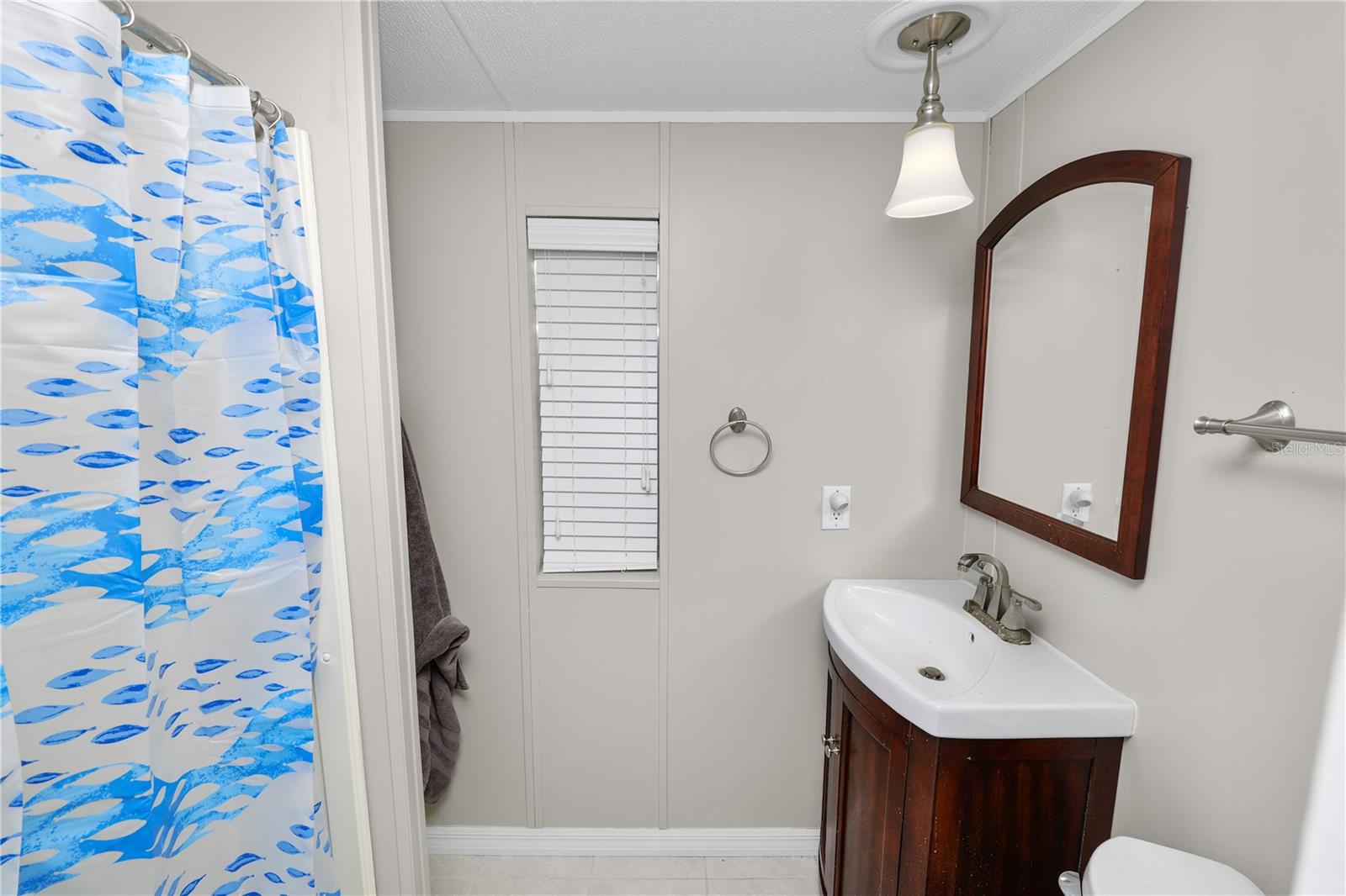 Image 19 of 34 For 710 Socrum Loop Road 14