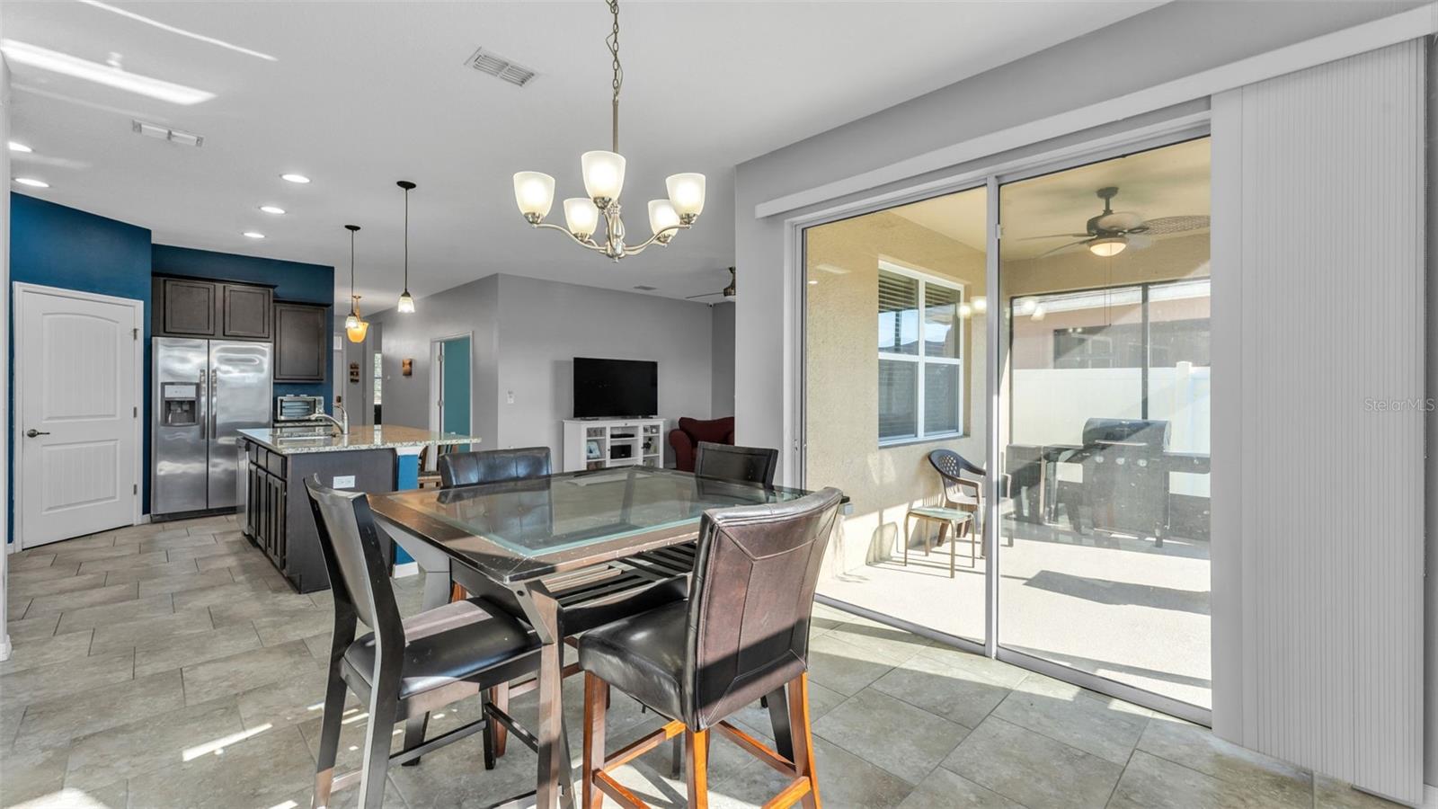 Image 17 of 53 For 2772 Canyon Crest Drive