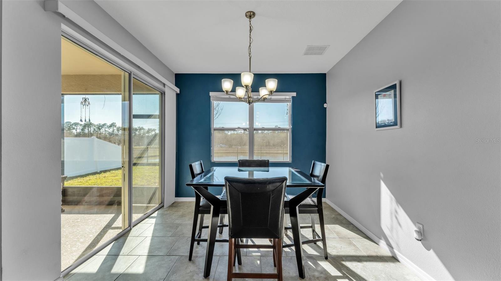 Image 18 of 53 For 2772 Canyon Crest Drive