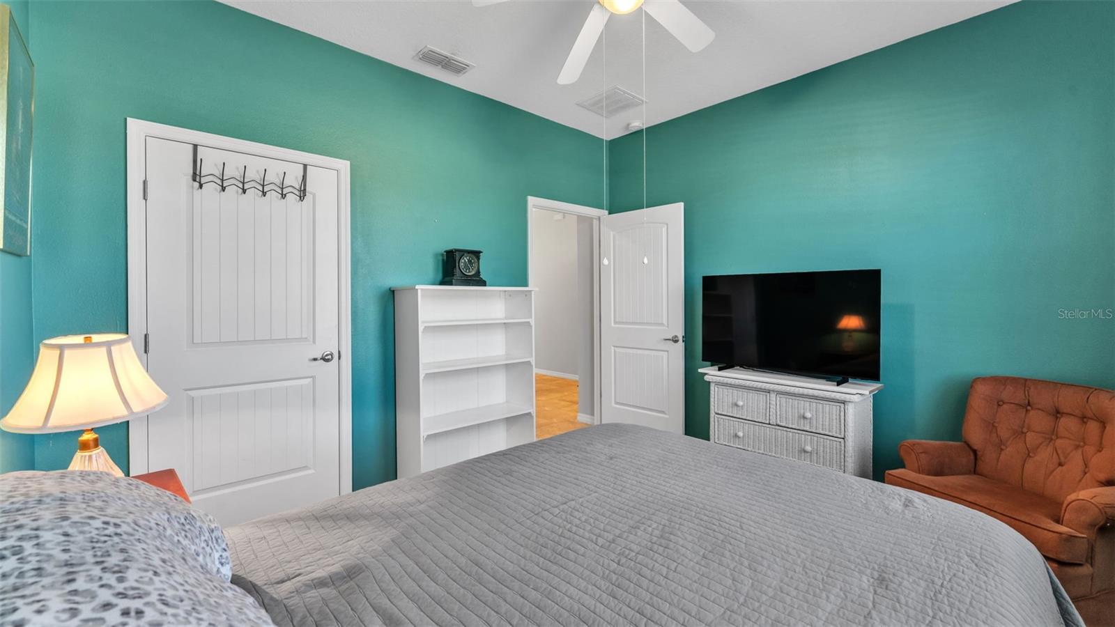 Image 33 of 53 For 2772 Canyon Crest Drive