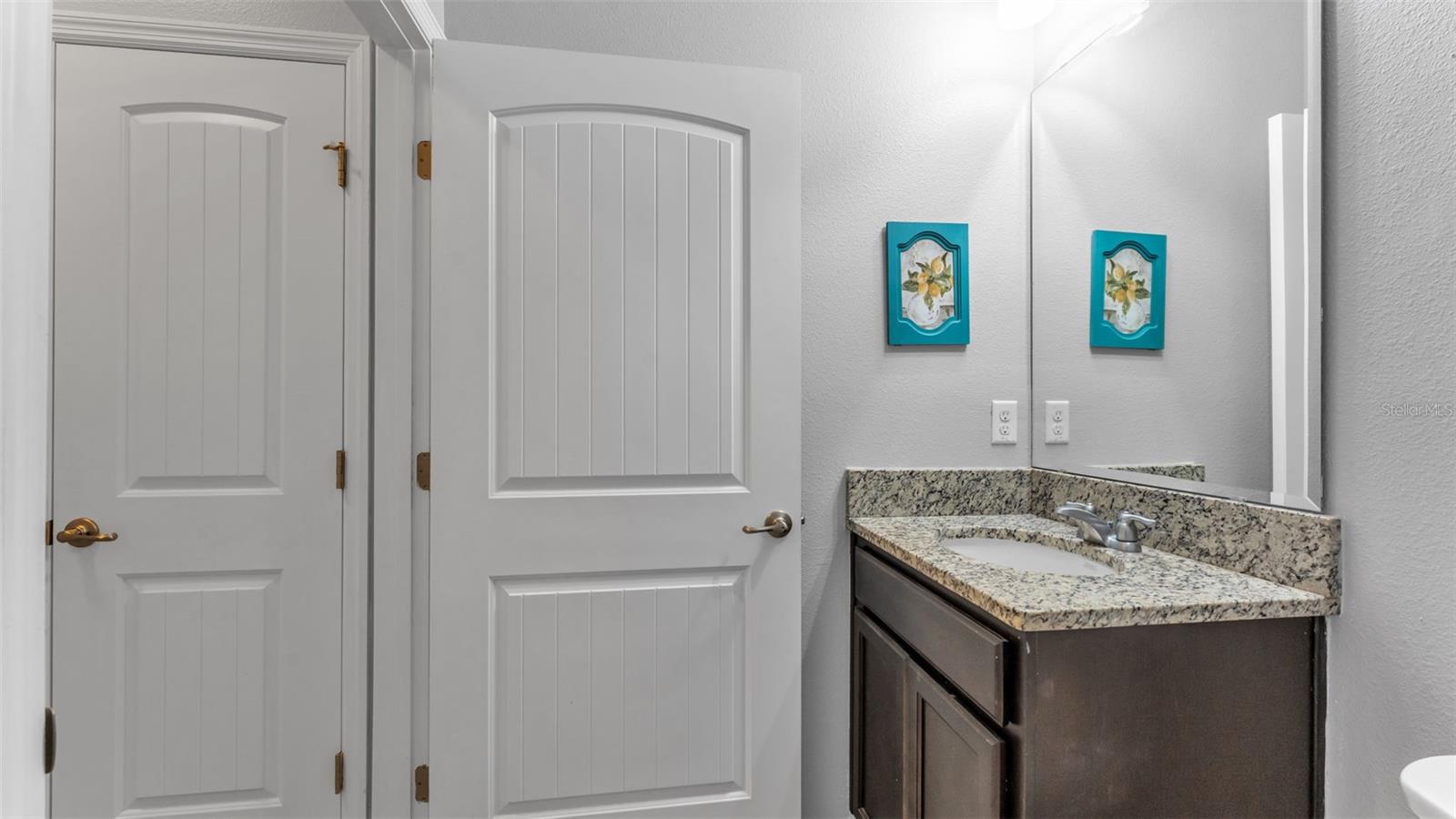 Image 36 of 53 For 2772 Canyon Crest Drive