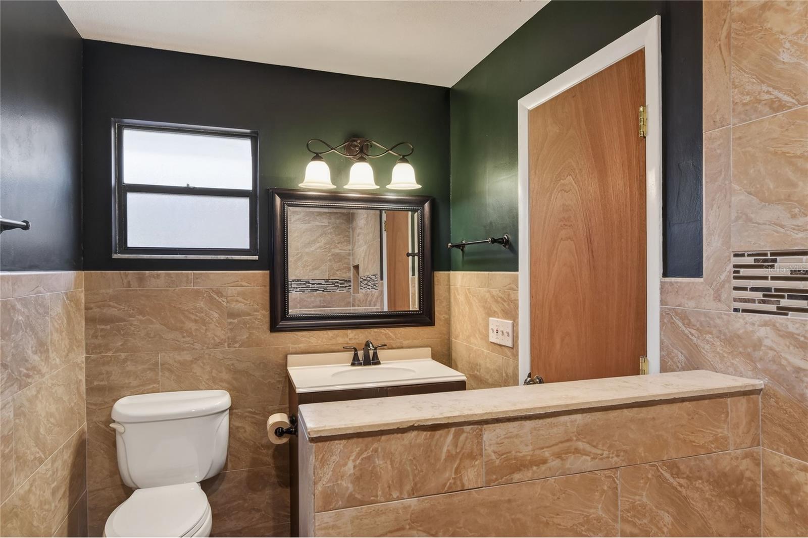 Image 13 of 53 For 447 Lake Carolyn Circle