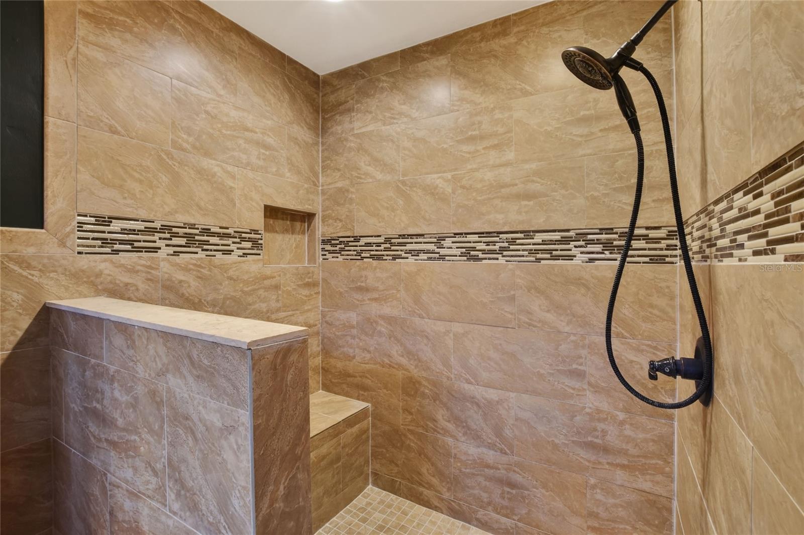 Image 14 of 53 For 447 Lake Carolyn Circle