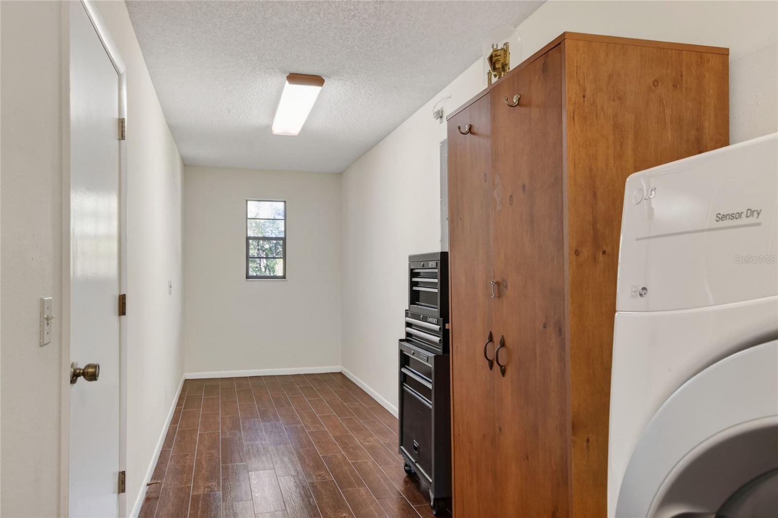 Image 22 of 53 For 447 Lake Carolyn Circle