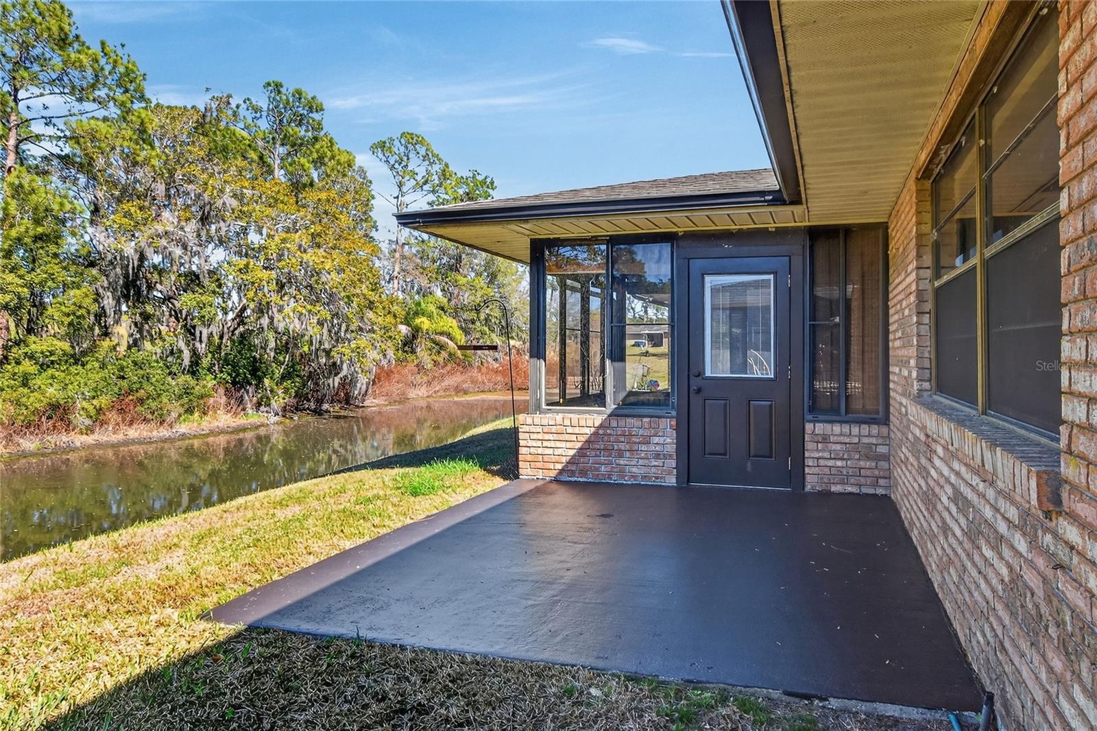 Image 29 of 53 For 447 Lake Carolyn Circle