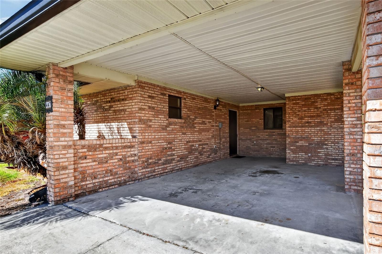 Image 3 of 53 For 447 Lake Carolyn Circle