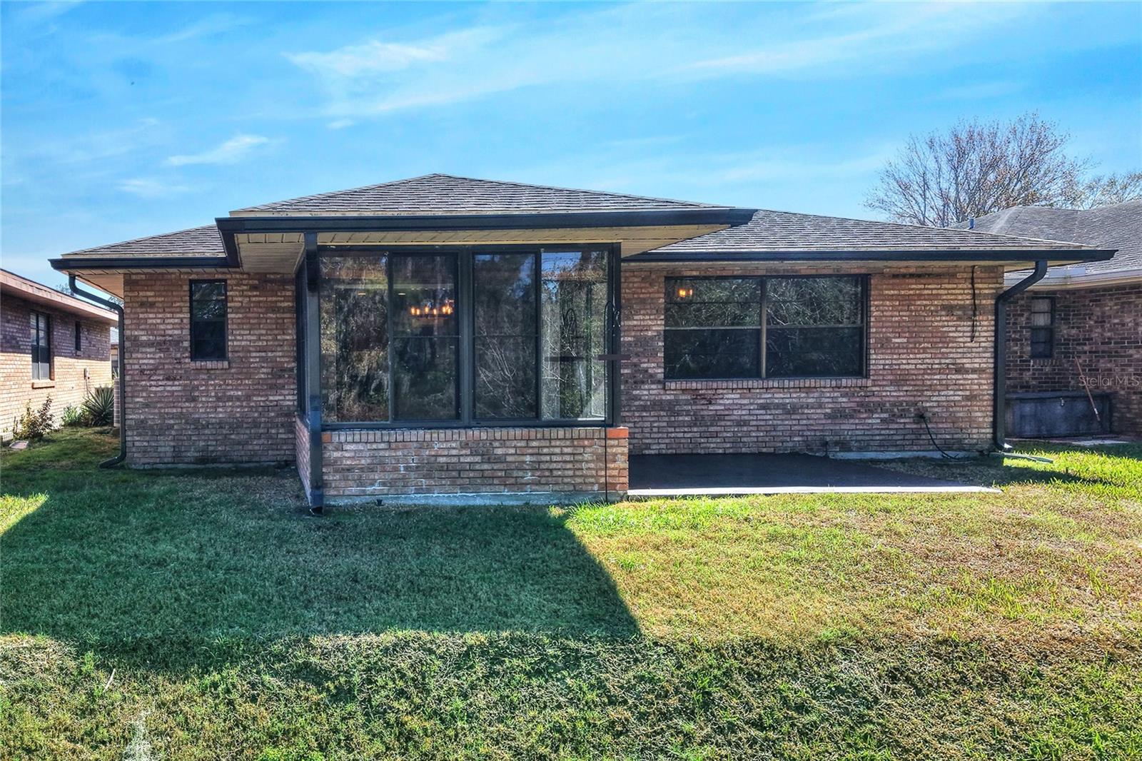 Image 31 of 53 For 447 Lake Carolyn Circle