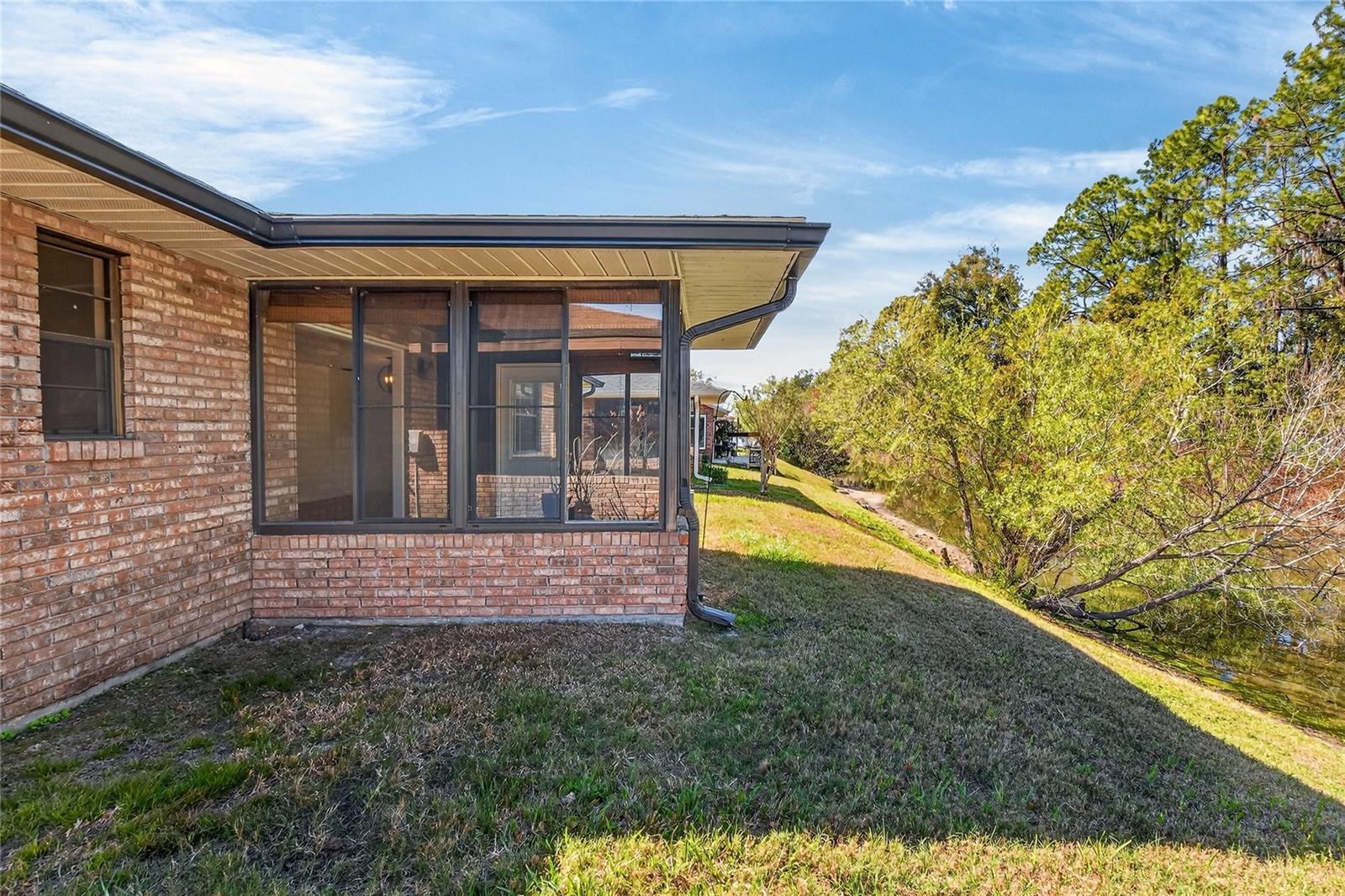 Image 34 of 53 For 447 Lake Carolyn Circle