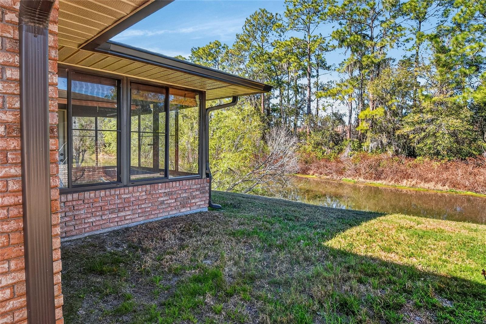 Image 35 of 53 For 447 Lake Carolyn Circle